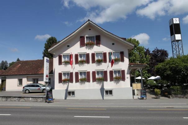Hotel Ristorante Schloessli ميغان المظهر الخارجي الصورة